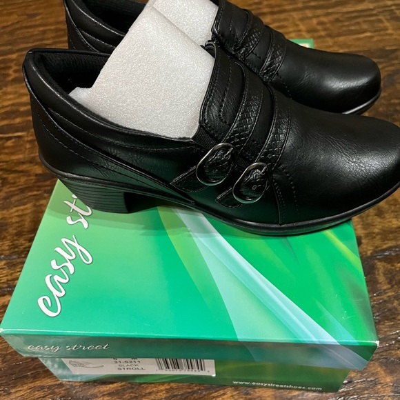 Easy Street Black booties - Picture 10 of 11